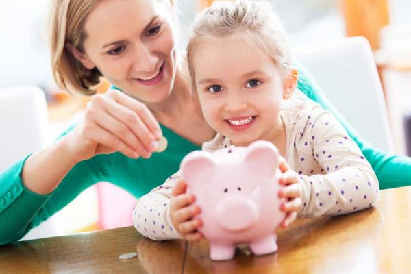 6 things my parents did right when teaching me about money - Family Today