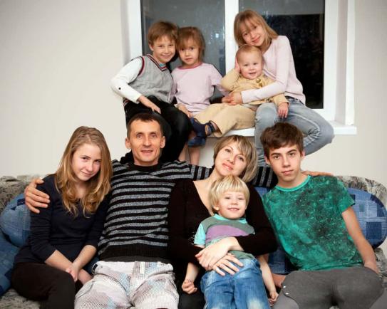 advantages of big family essay