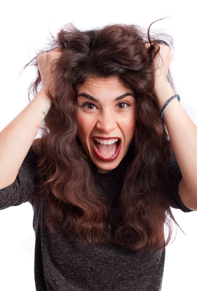 14 Infuriating Things Men Do That Make Women Pull Their Hair Out
