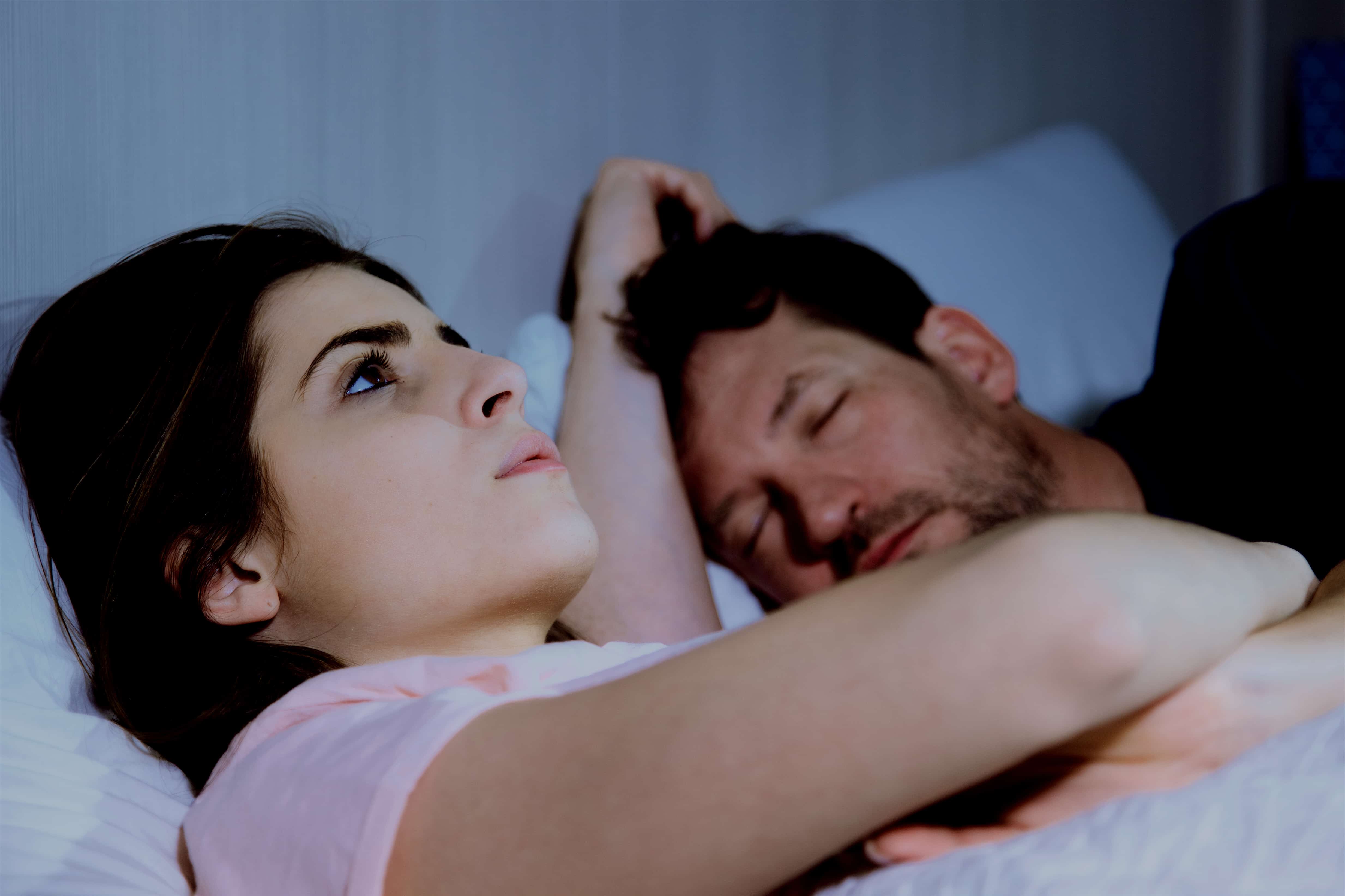 Измена спящих видео. Эмоциональная близость. Муж не хочет близости. Она не хочет близости.
